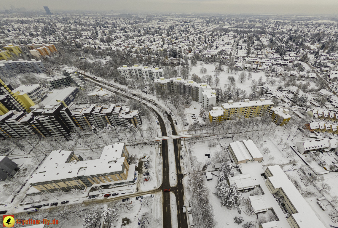 04.12.2021 - Karl-Marx-Ring und Marx-Zentrum in Neuperlach